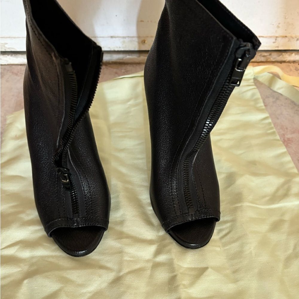 Burberry peep toe ankle bootie open toe dress shoes ankle boots zipper heels - Picture 11 of 12